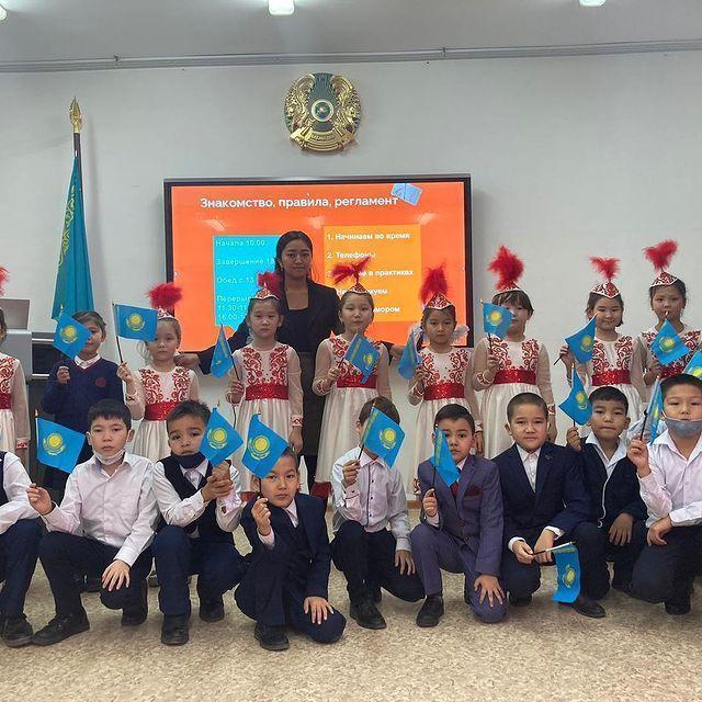 Тұңғыш Президент күніне орай "Елінің ертеңін ойлаған - Елбасы" тақырыбында іс- шара өткізілді.