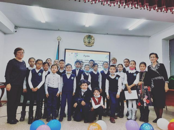 Оқуға құштар мектеп” жобасының аясында өткізілген 2-сыныптар арасындағы мәнерлеп оқу сайысы