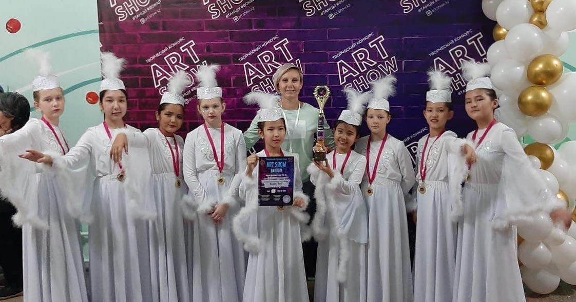 "АRT SHOW", который проходил в городе Алматы, во Дворце Школьников, с танцем "Акку" и заняли 1 место🥇